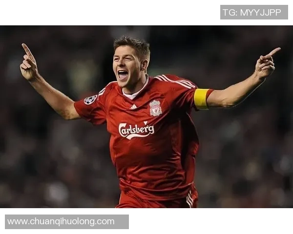 足球场上散步的球星高清图片展现悠闲时刻与足球魅力